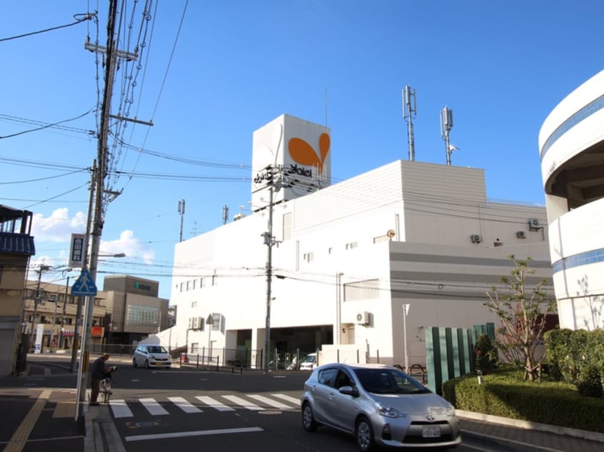 ダイエー(スーパー)まで750m ベル・ヴィラージュ北野田