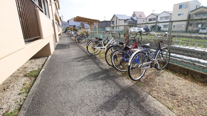 駐輪場 ラインプラザ本郷
