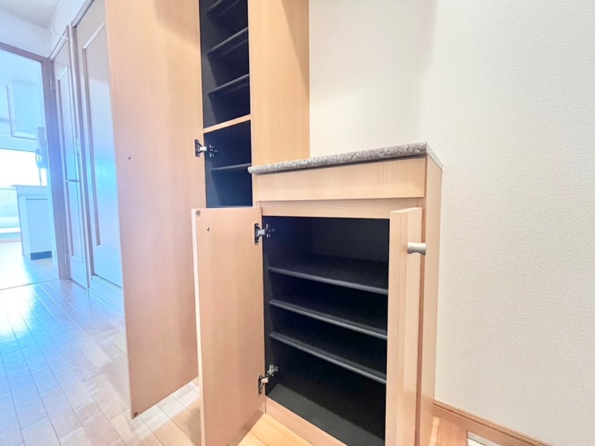 靴箱 インヴィテ・ボヌ－ルⅡ番館