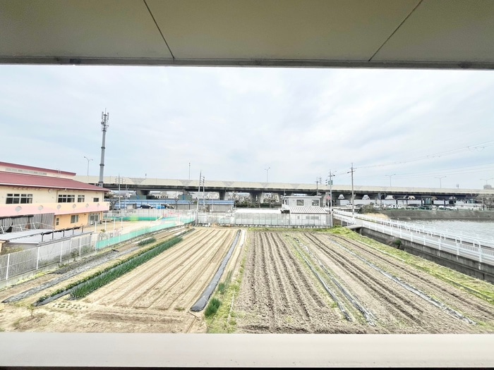 室内からの展望 インヴィテ・ボヌ－ルⅡ番館