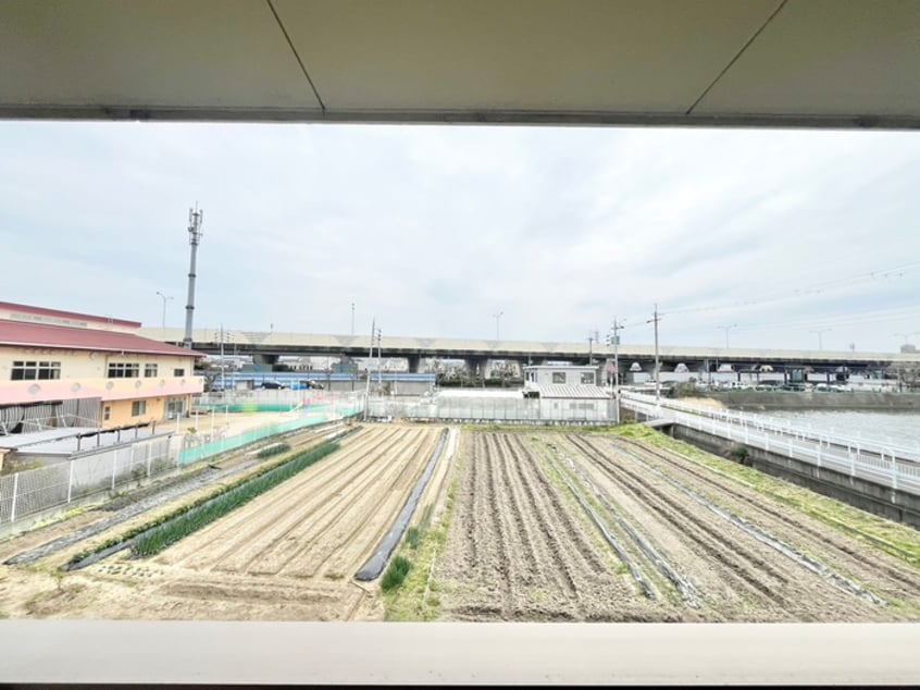 室内からの展望 インヴィテ・ボヌ－ルⅡ番館