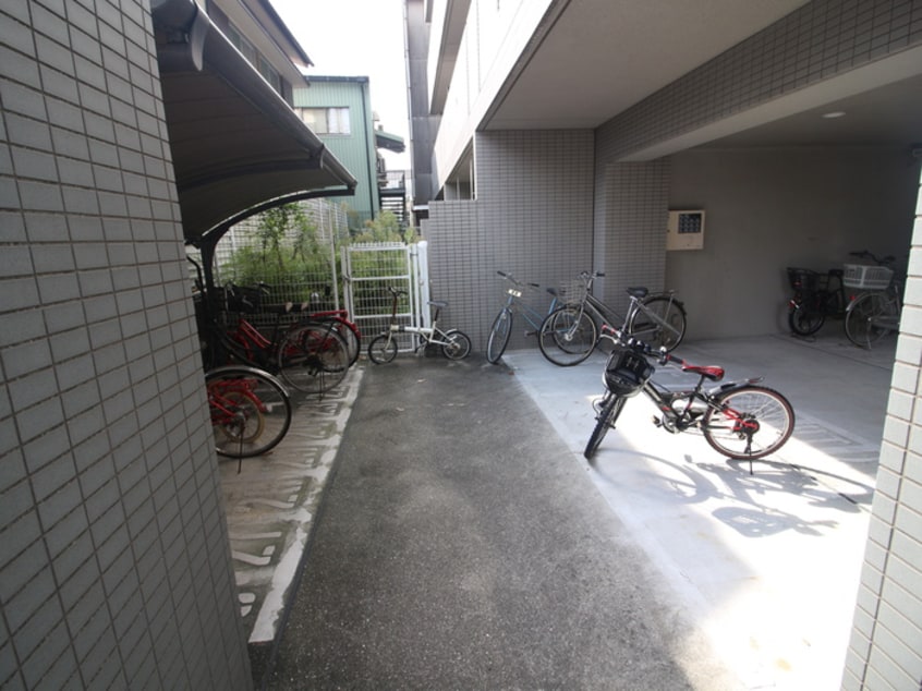駐輪場 リヴィエール