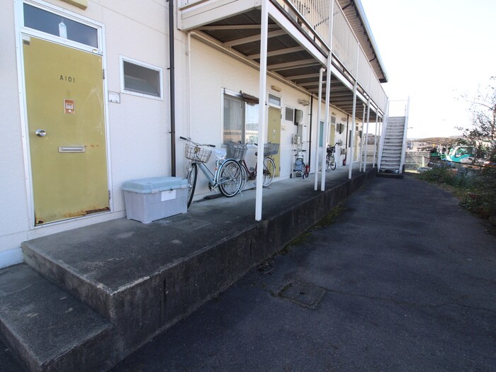 エントランス部分 葉山ハイツA棟