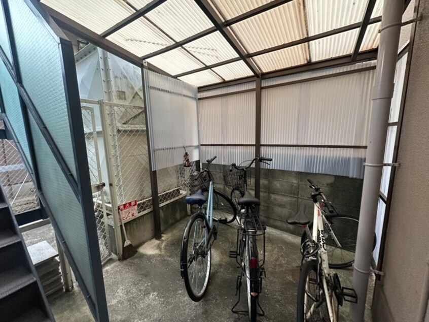 駐輪場 ＬＡＵＲＥＬ　ＨＯＵＳＥ