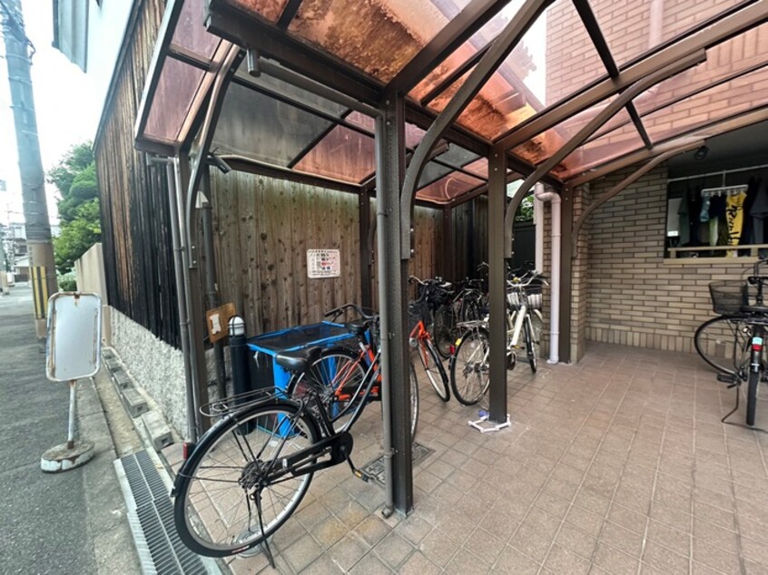 駐輪場 ＬＡＵＲＥＬ　ＨＯＵＳＥ