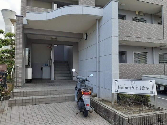 エントランス部分 ジャン・ピュールⅠ番館