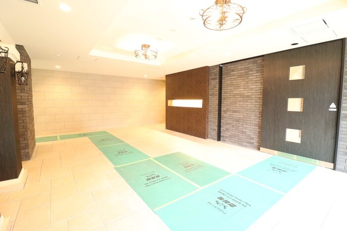 エントランス部分 ｴｽﾘｰﾄﾞ神戸兵庫駅ｱｸｱｳﾞｨﾗ(711)