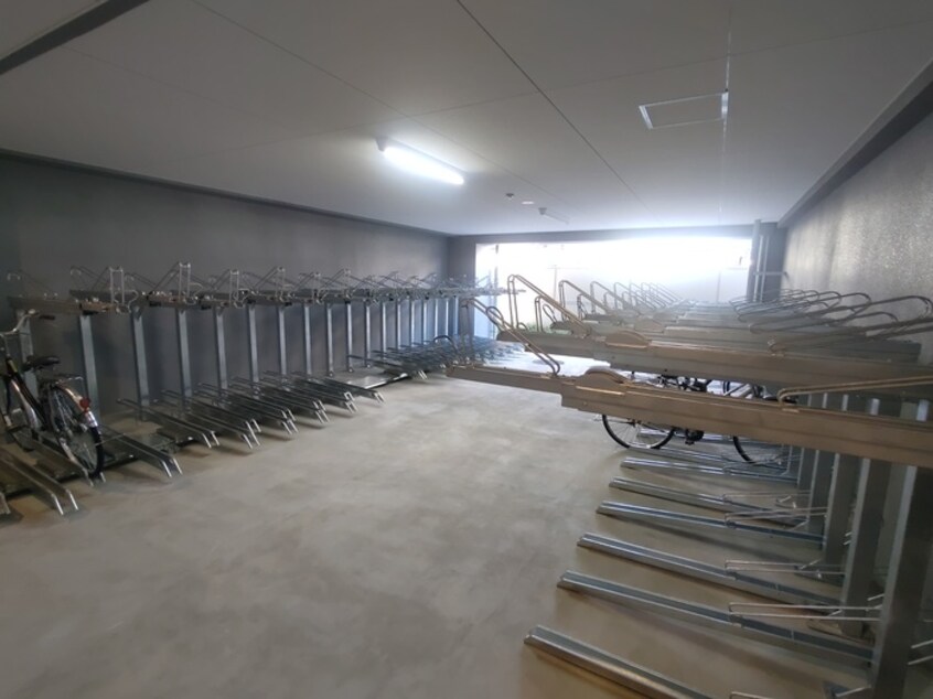 駐輪場 セレニテ江坂ミラク