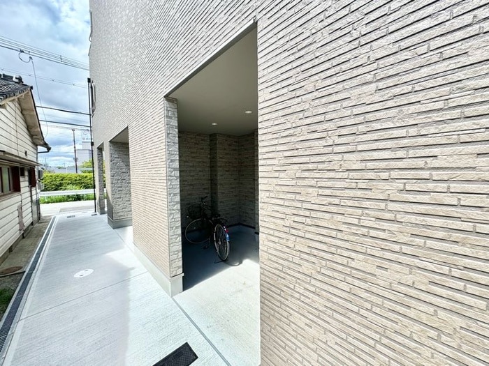 バイク置き場 ｻﾝｼｴ寝屋川