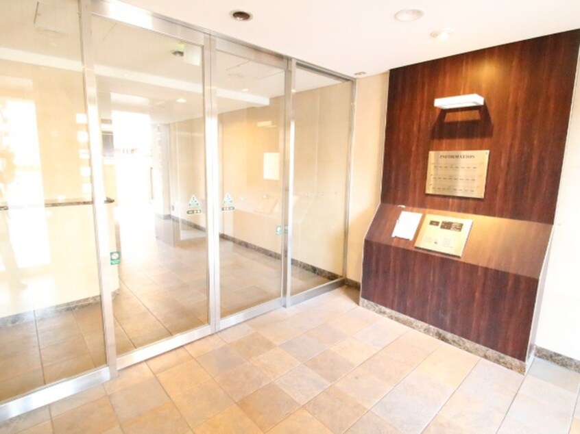 エントランス部分 クローバー・ノース江坂