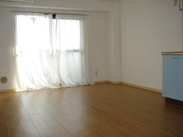 キッチン アインズブルク巽東