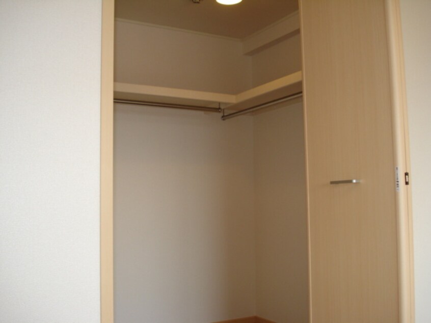 収納 アインズブルク巽東