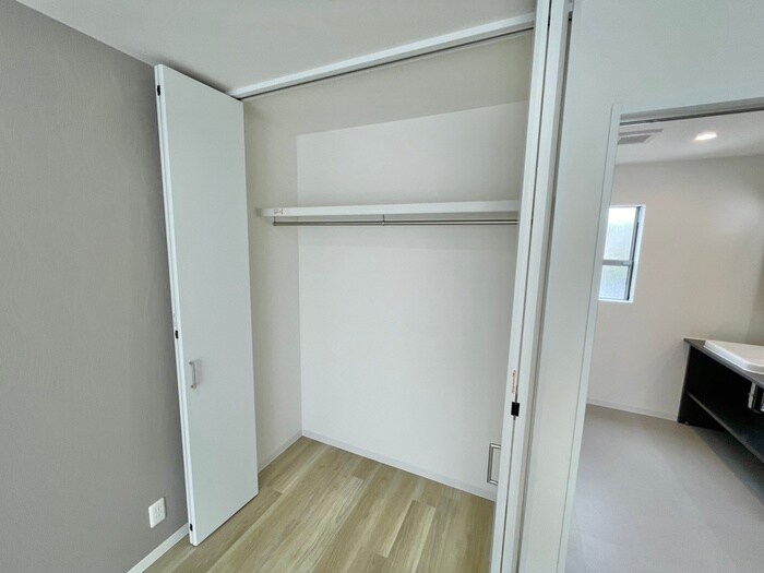 収納 離宮前町１丁目貸家