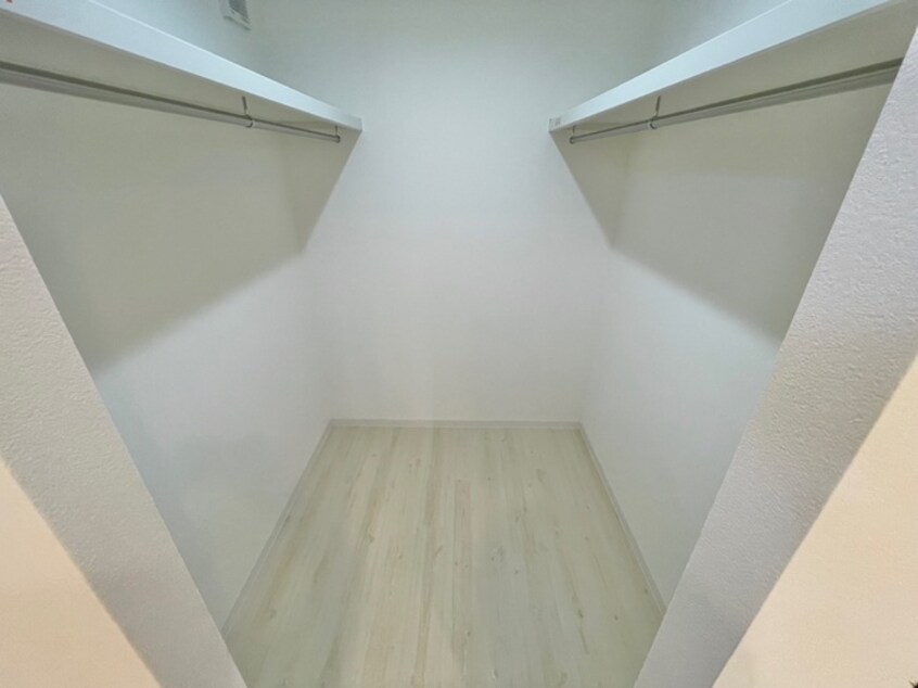 収納 離宮前町１丁目貸家