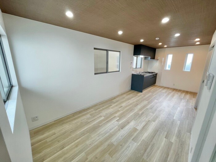 居室 離宮前町１丁目貸家