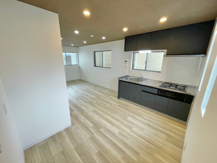 キッチン 離宮前町１丁目貸家