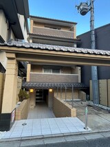 ジョバニ　フォ-リエ