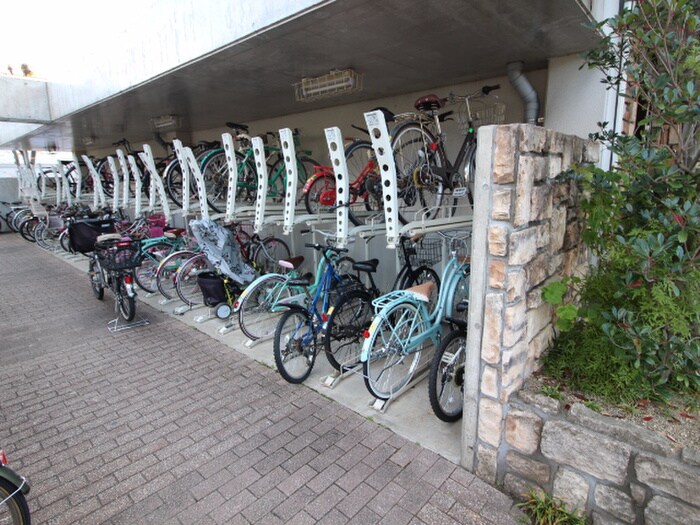駐輪場 センチュリ－コ－ト宝塚弐番館
