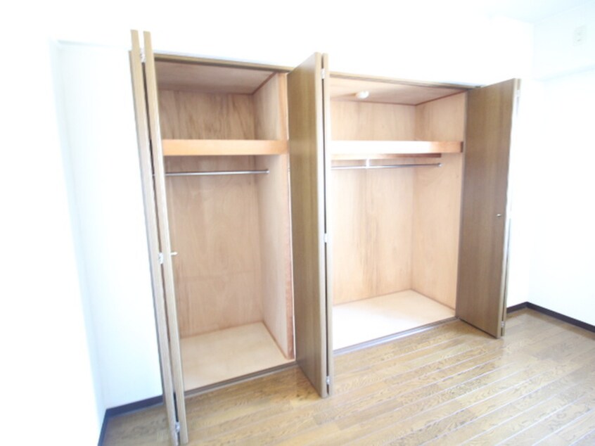 収納 センチュリ－コ－ト宝塚弐番館