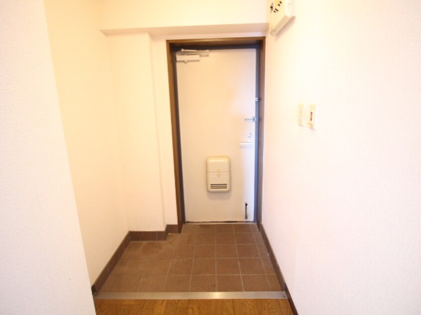 玄関 センチュリ－コ－ト宝塚弐番館