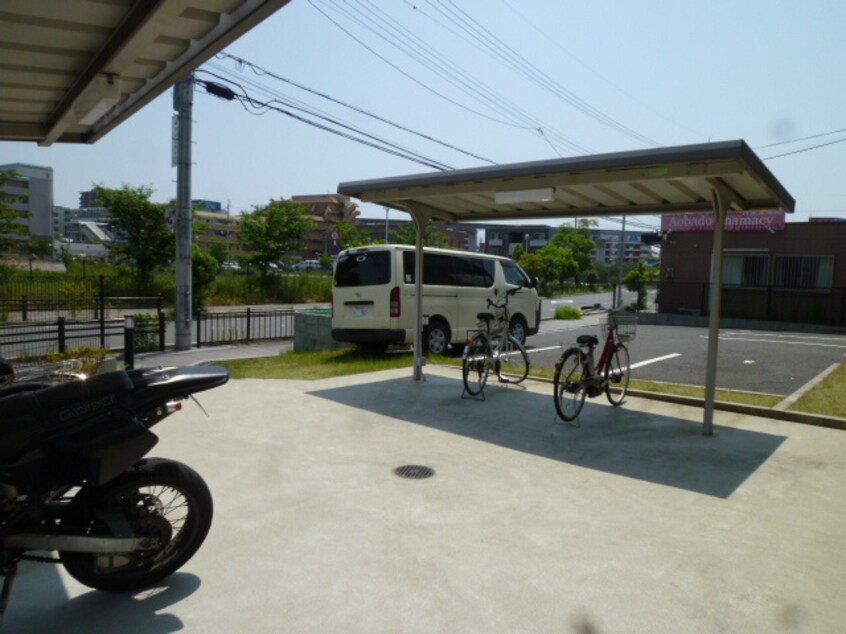 駐輪場 アンプル－ルクレ－ル
