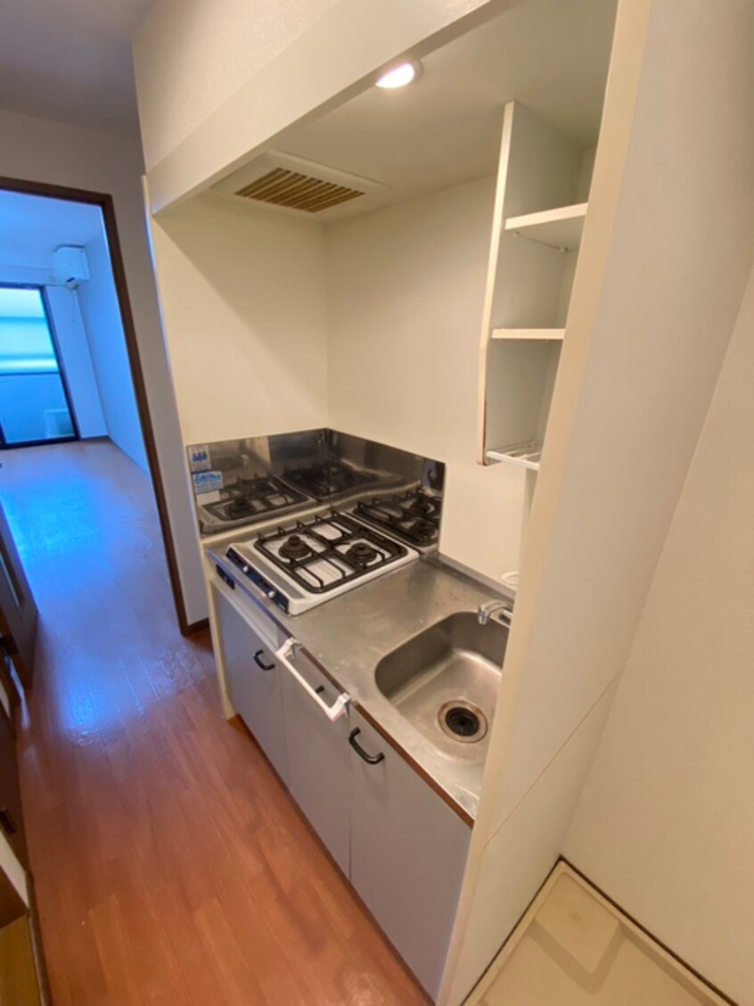 キッチン アンプル－ル西三荘