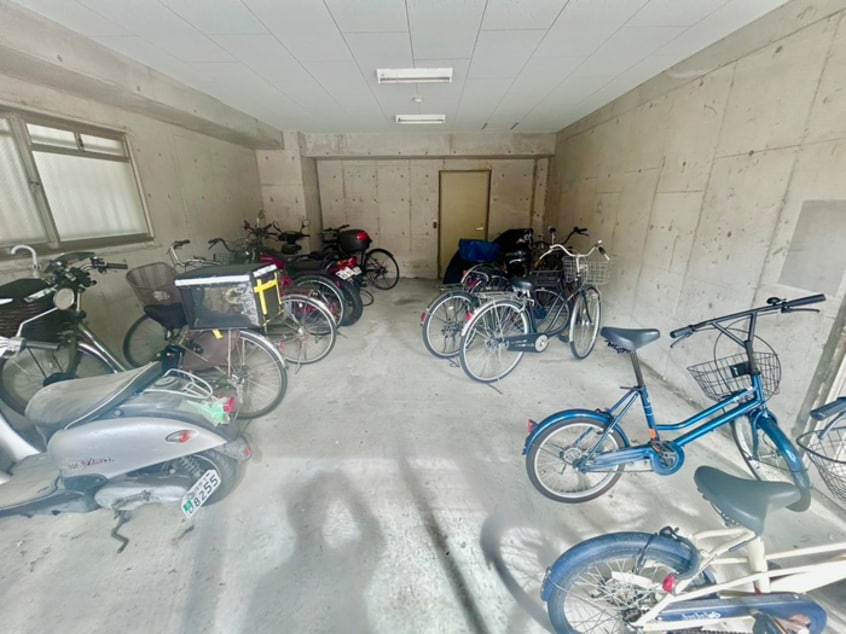 駐輪場 エクセレント大国町