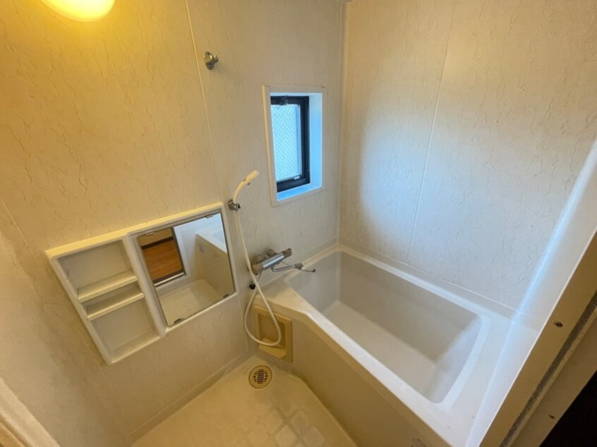 バス／シャワールーム等 ハイツオカダ