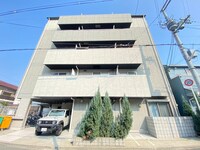 エヌエムスワサントキャトルズ