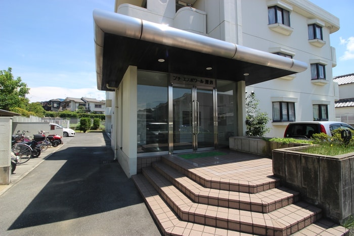 エントランス部分 プチエスポワール深井