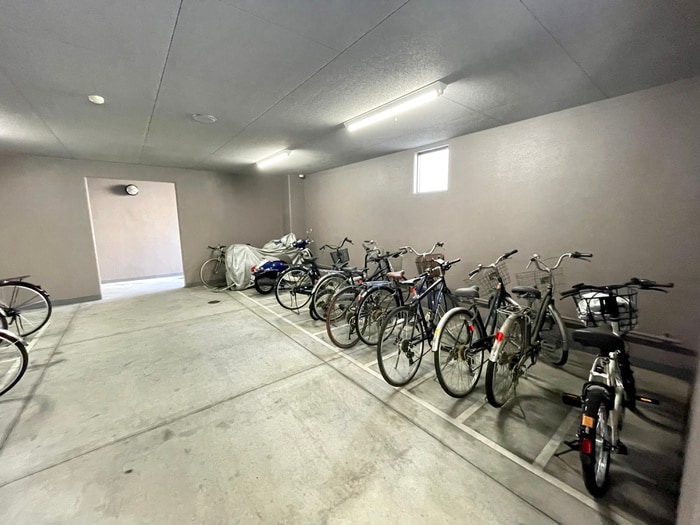 駐輪場 ソレア－ド岡本南