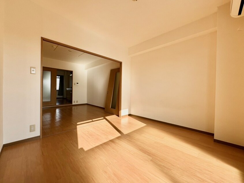 居室 ア－バンリバブル