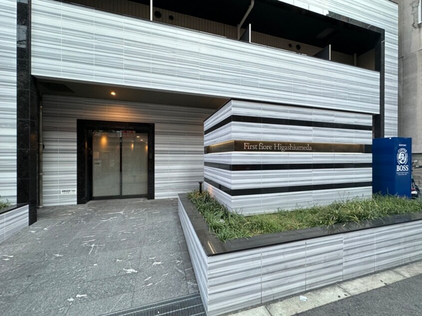 エントランス部分 ファ－ストフィオ－レ東梅田