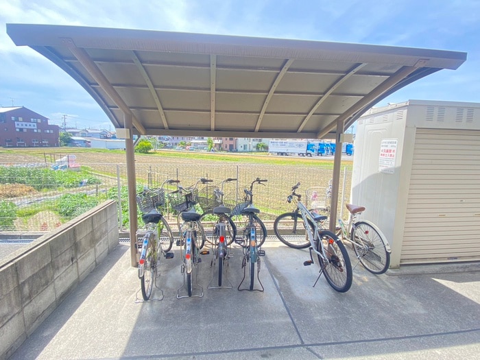 駐輪場 エルドラド