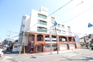 ハイツリバーサイド