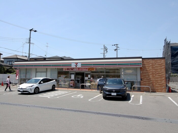 セブンイレブン豊中本町９丁目店(コンビニ)まで78m ハイツリバ－サイド