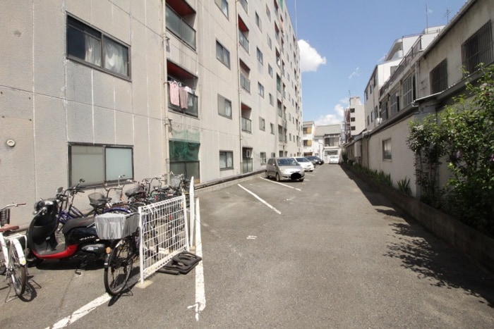 駐車場 グランビルド南巽