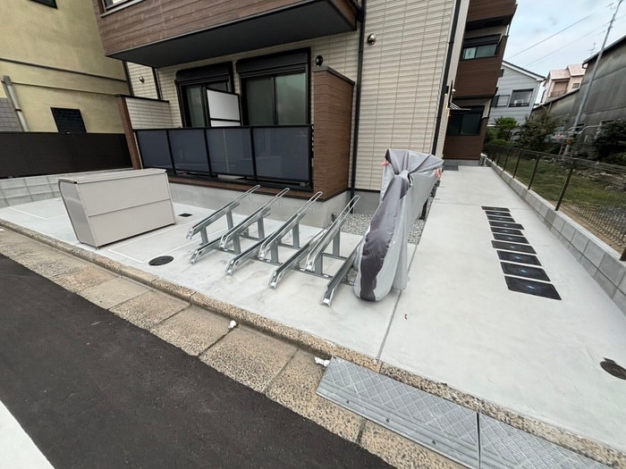 駐輪場 D porta Alegria