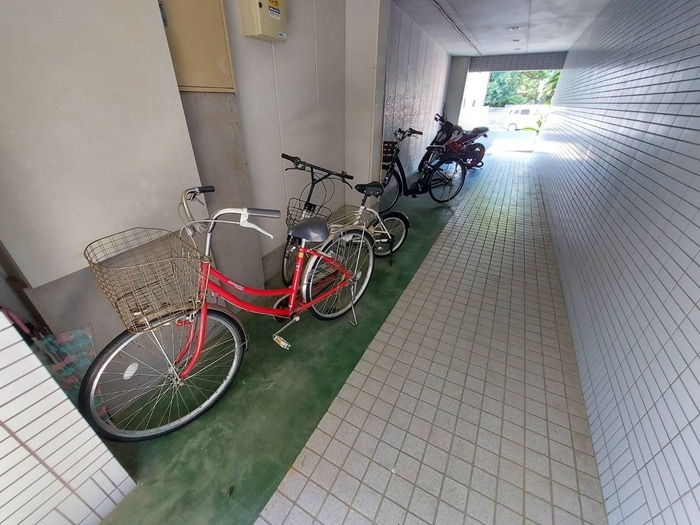 駐輪場 エクセラートはせがわ