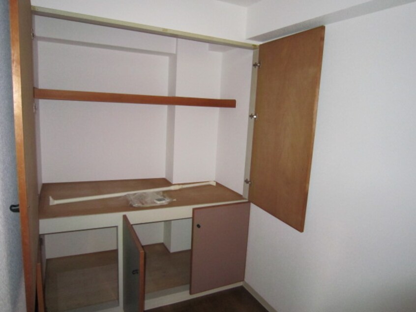 収納 フォレスタ花園