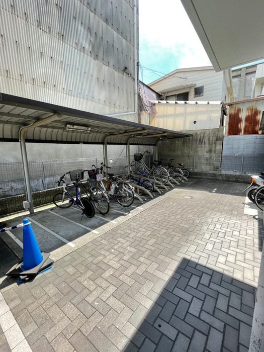 駐輪場 ウィンヒルズ難波西