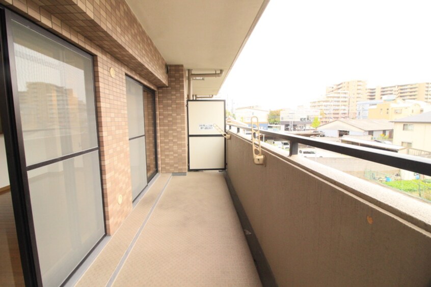ベランダ・バルコニー ﾗｲｵﾝｽﾞﾏﾝｼｮﾝ豊中夕日丘(306)