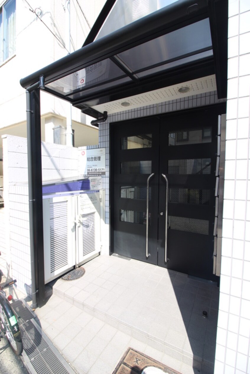 エントランス部分 ロイヤルカ－サ阿倍野