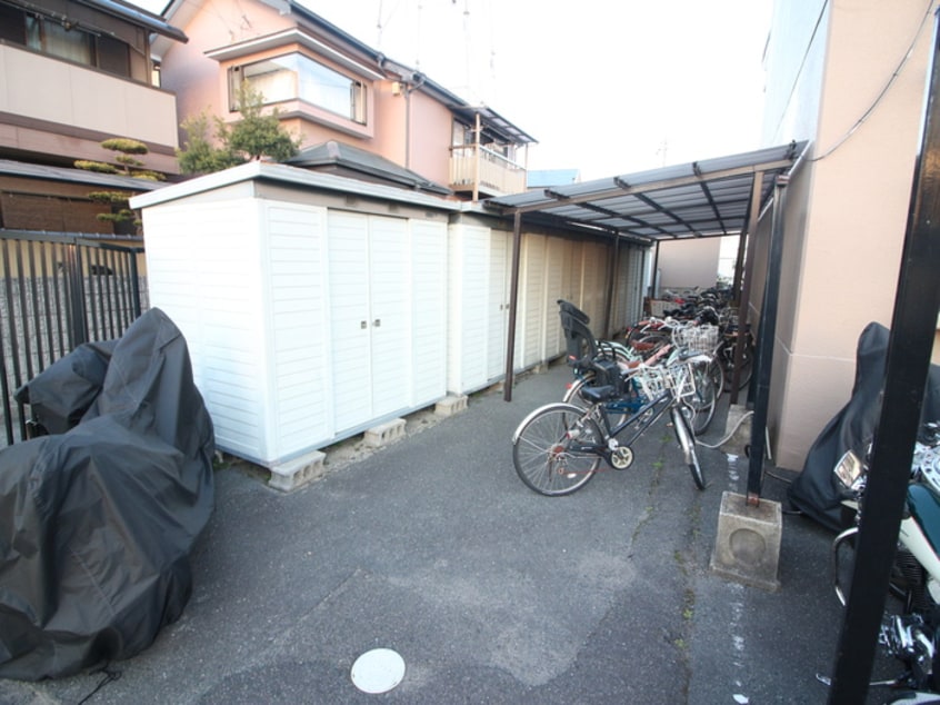 駐輪場 磐手ハイツ