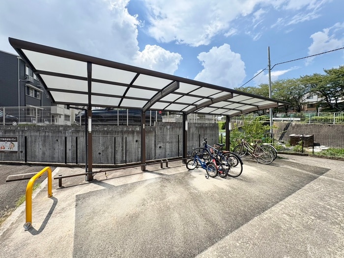 駐輪場 カーサリシェス