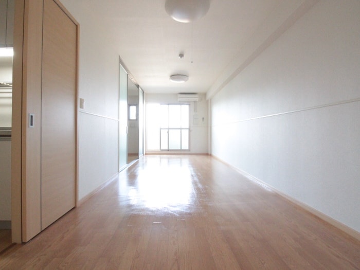 居室 メゾンラフィネ