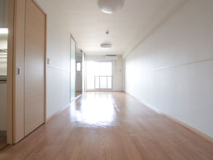 居室 メゾンラフィネ