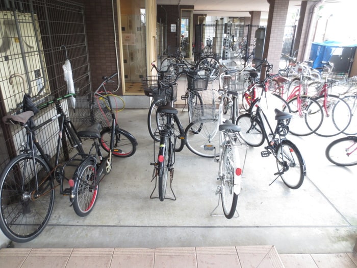駐輪場 ブレスコート新金岡Ⅰ号館