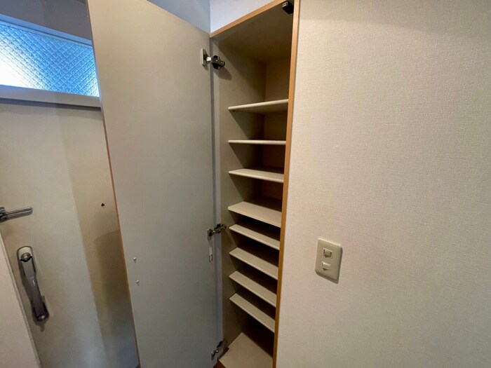 靴箱 シダ－コンフォ－ル２番館