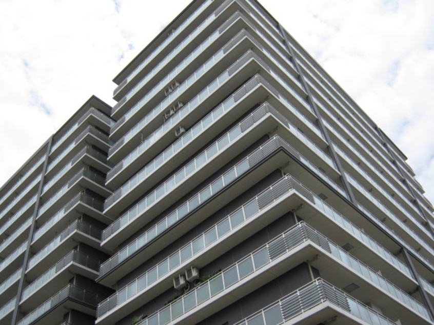 外観写真 Dｸﾗﾃﾞｨｱ鳳ﾙﾈｻﾝｽｽｸｴｱｰ(1210)